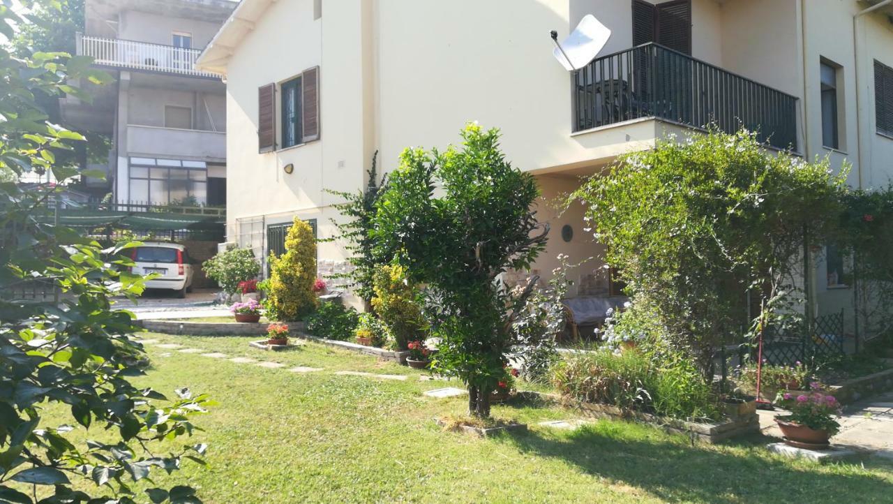 Bed and Breakfast Il Giardino Penne Esterno foto